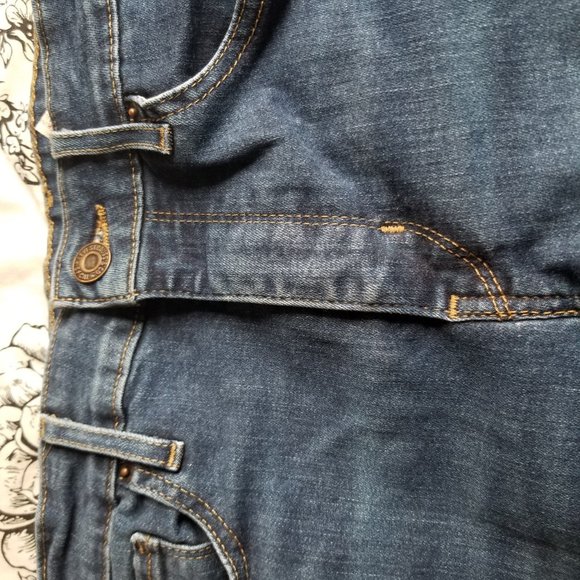 Levis High Waisted Size 28 - Picture 2 of 3